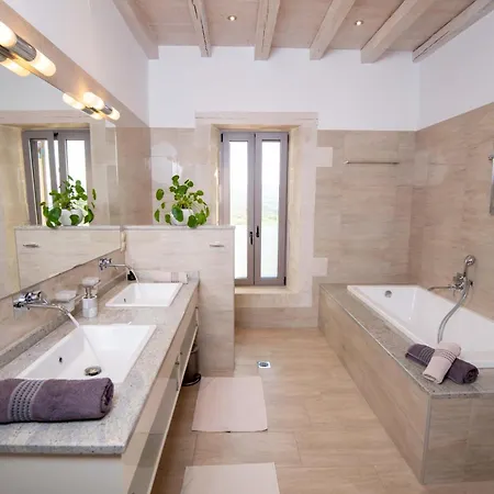 Elia, By Hellocrete Villa