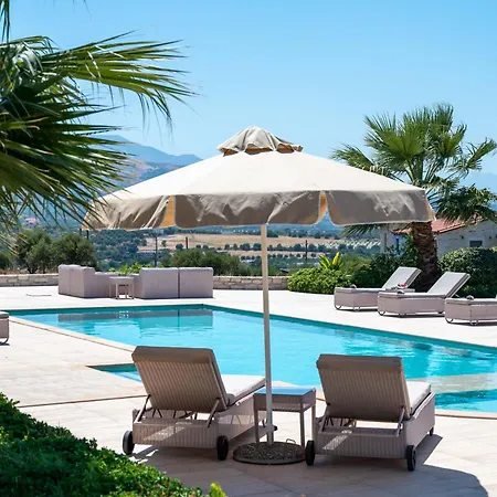 Elia, By Hellocrete Villa