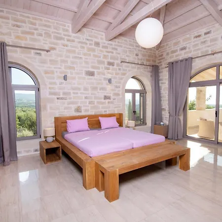 Elia, By Hellocrete Villa